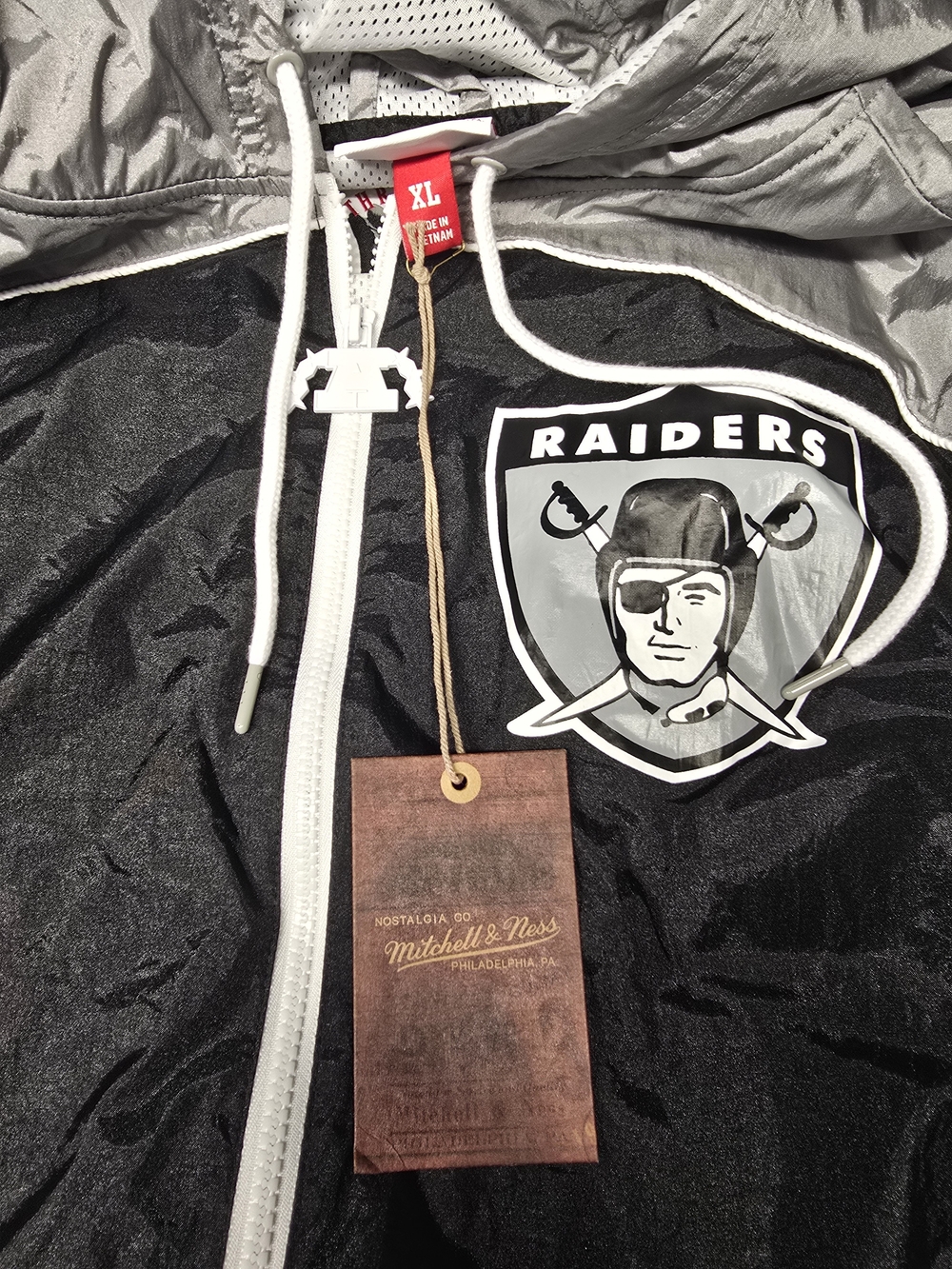 NFL Riders by Lee Women's Black & Gray Windbreaker Jacket - Picture 2 of 8